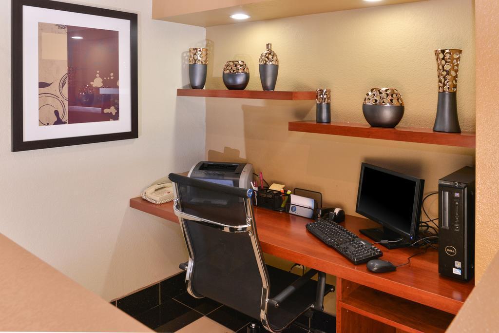 Comfort Suites Бейкерсфилд Экстерьер фото