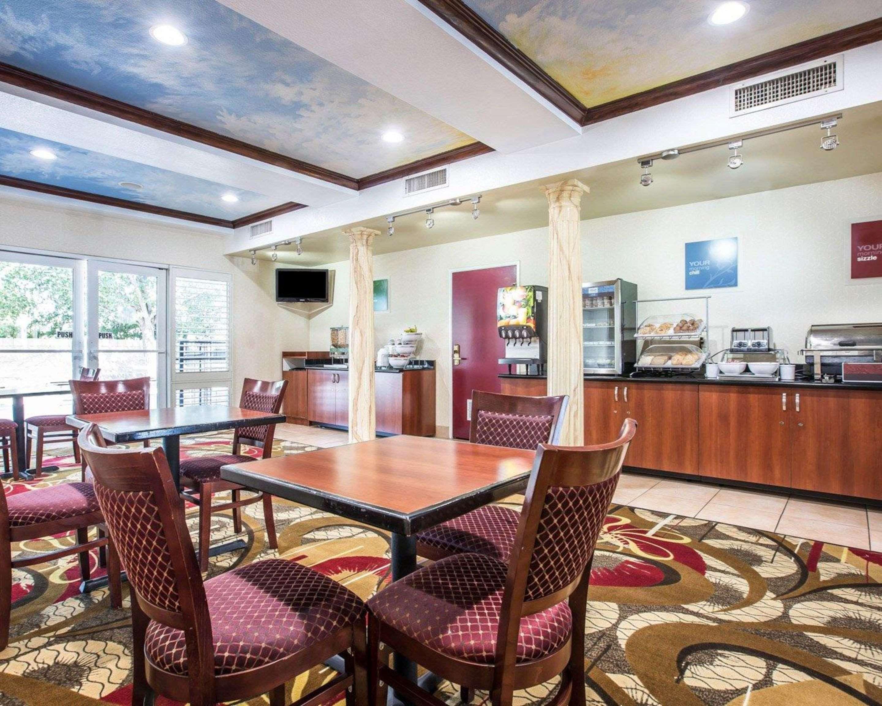 Comfort Suites Бейкерсфилд Экстерьер фото