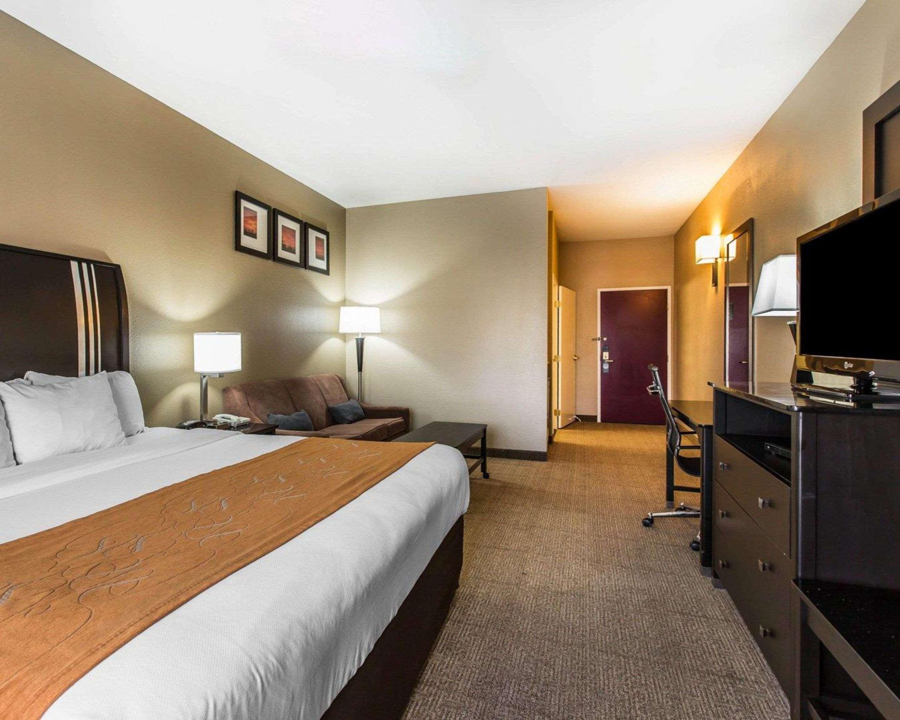 Comfort Suites Бейкерсфилд Экстерьер фото