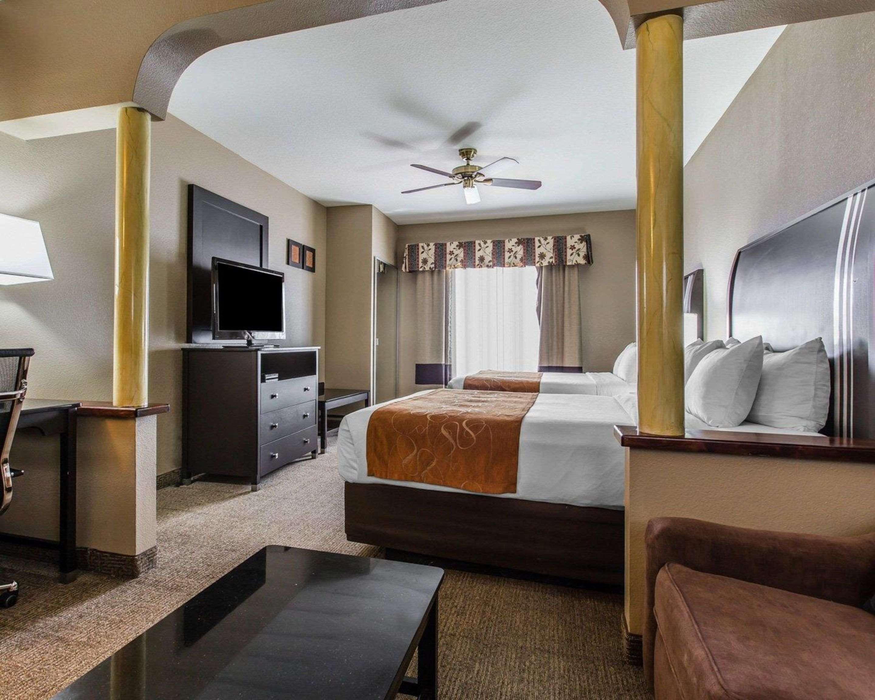 Comfort Suites Бейкерсфилд Экстерьер фото
