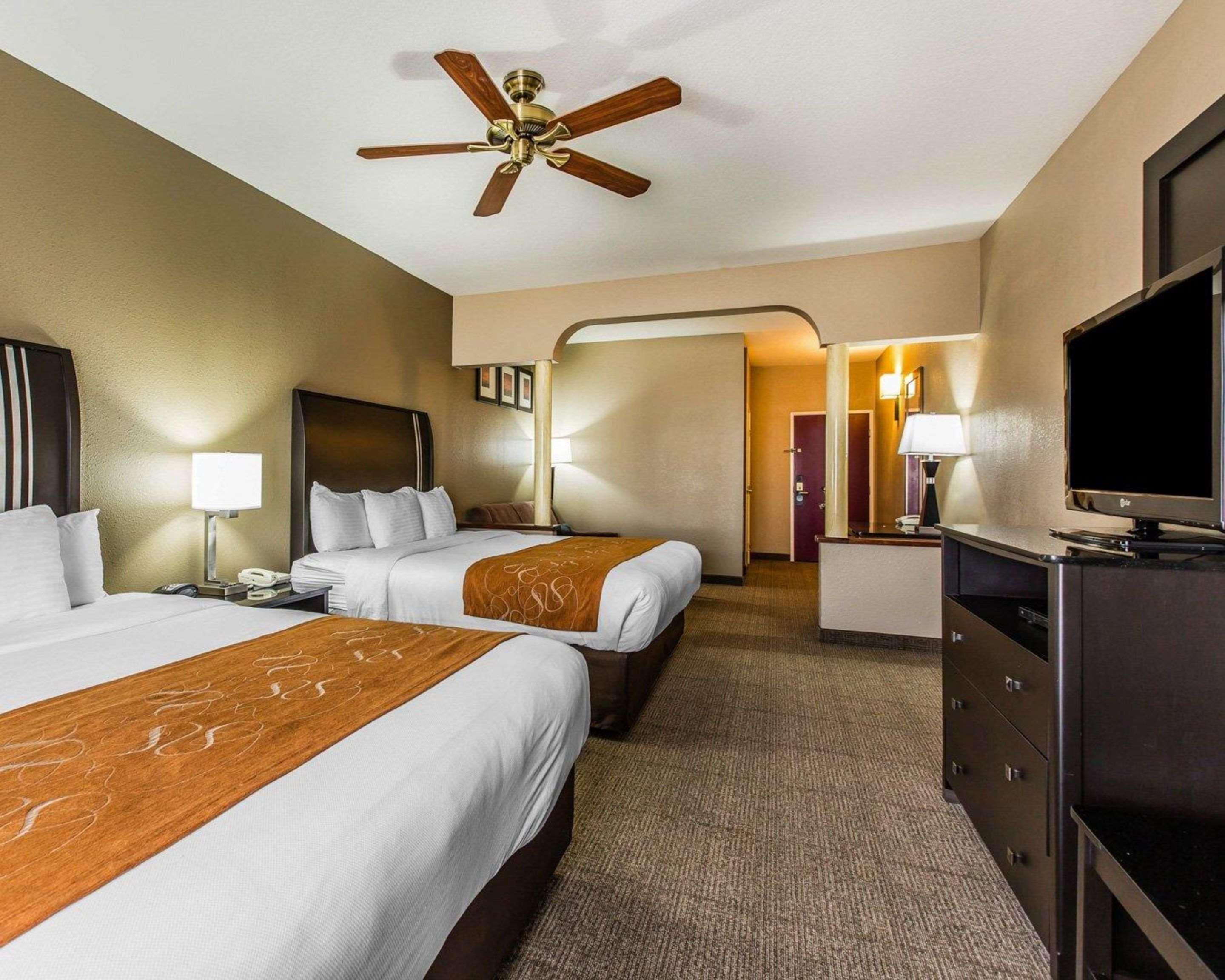 Comfort Suites Бейкерсфилд Экстерьер фото