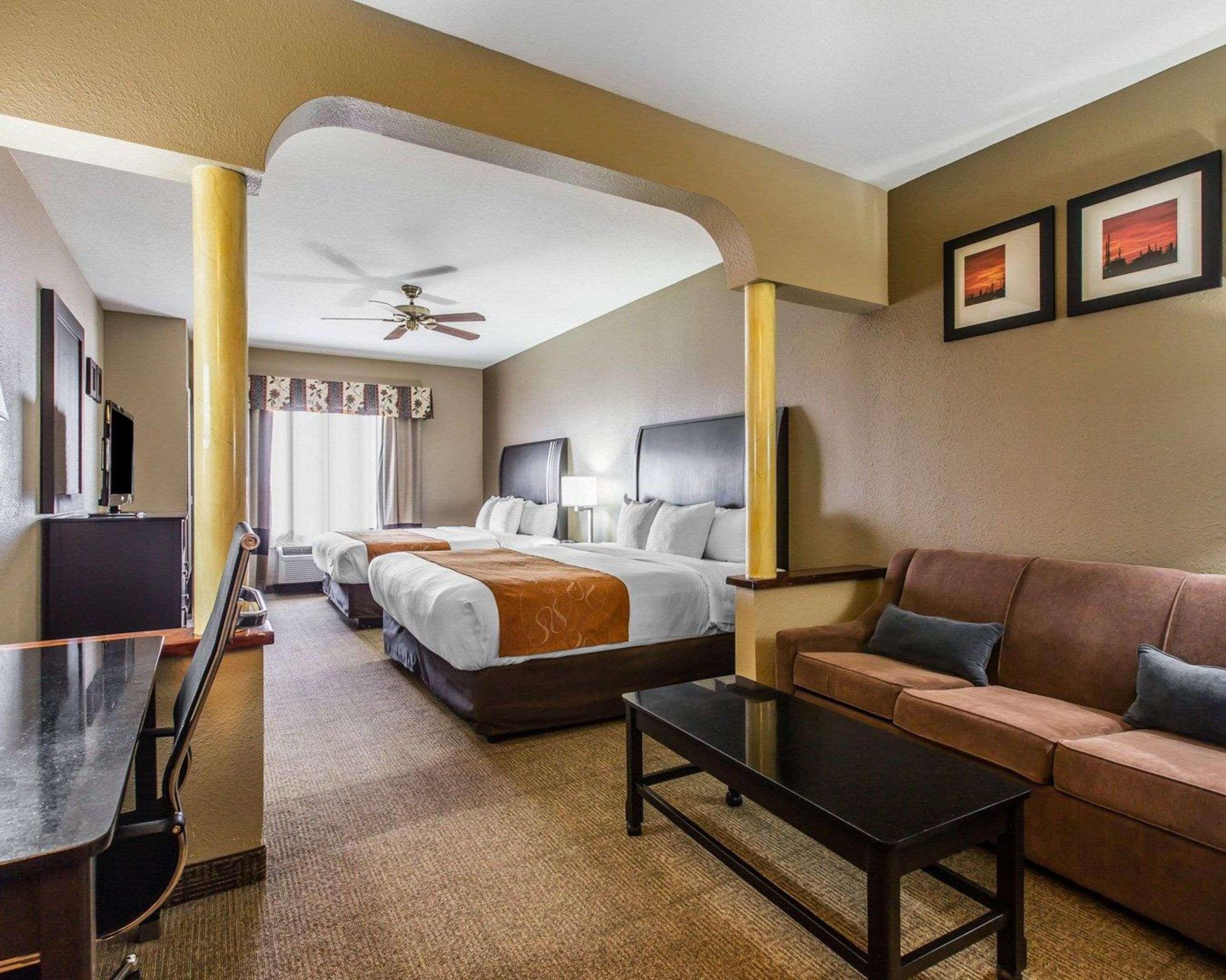 Comfort Suites Бейкерсфилд Экстерьер фото