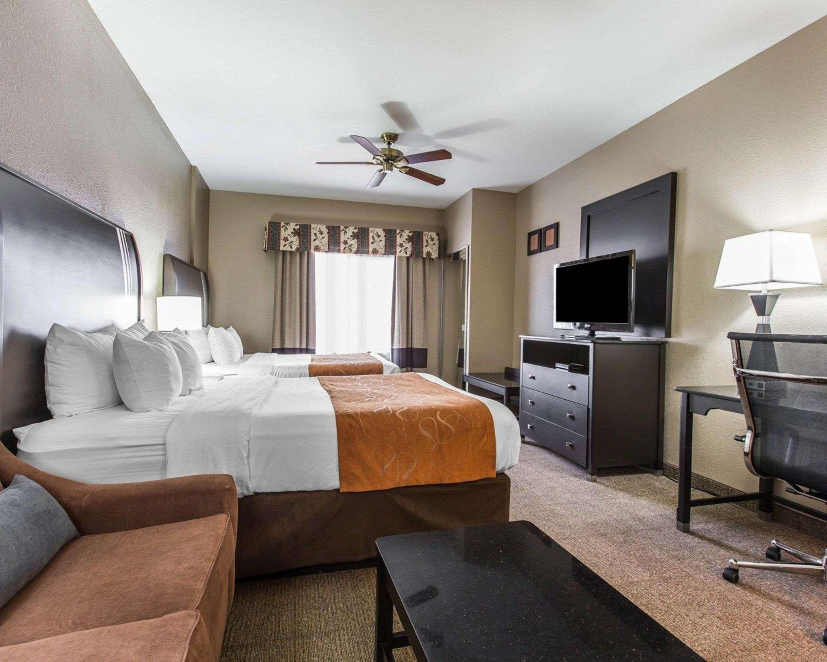 Comfort Suites Бейкерсфилд Экстерьер фото
