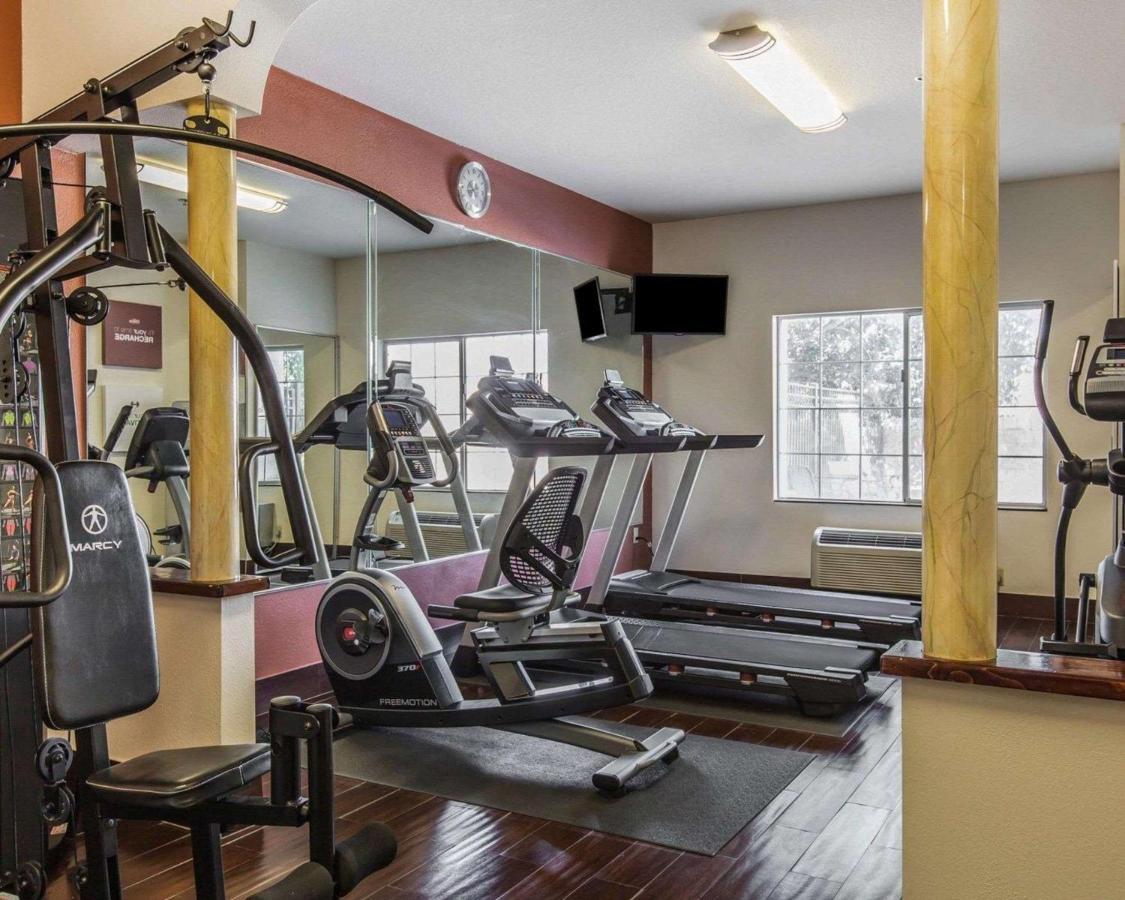 Comfort Suites Бейкерсфилд Экстерьер фото