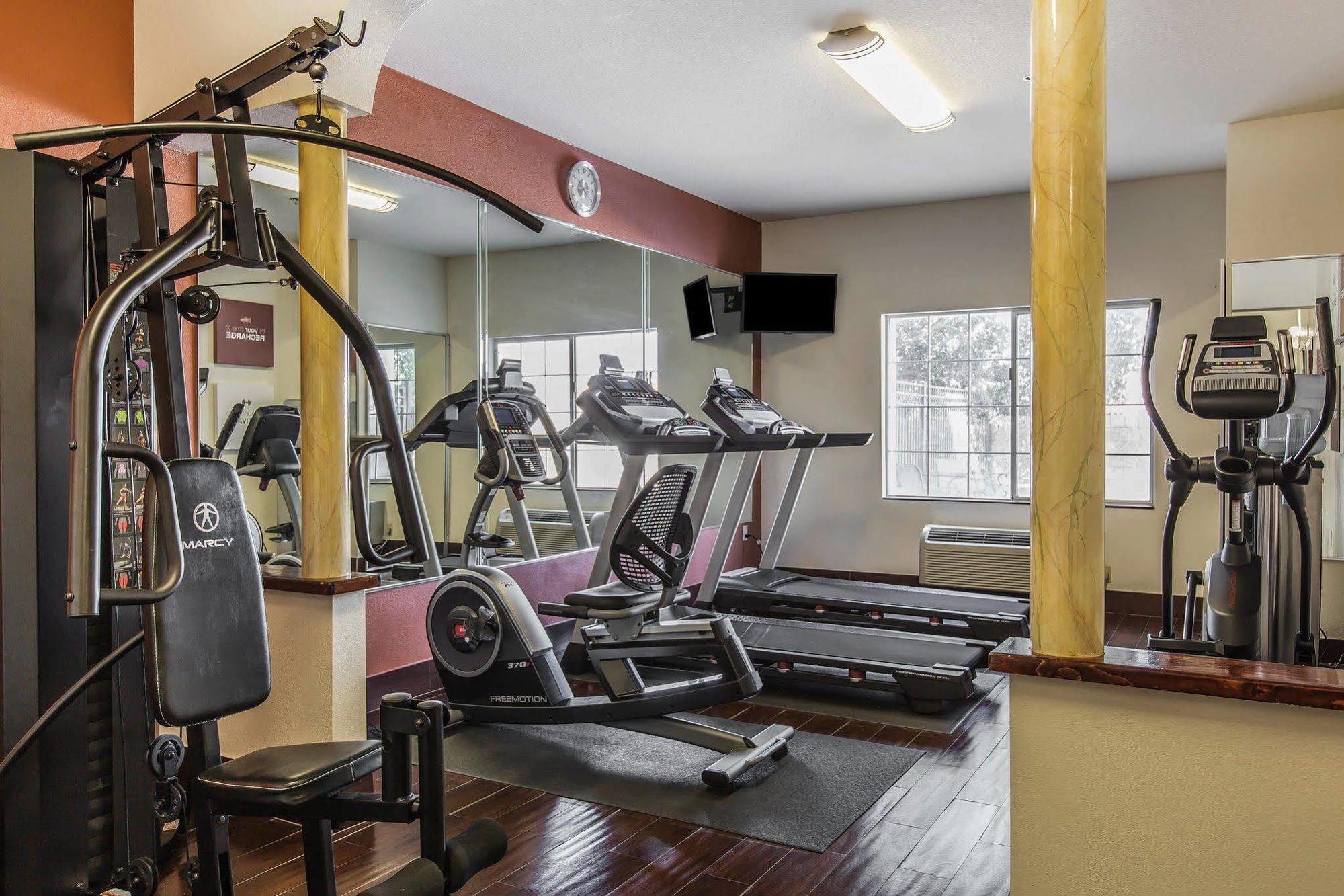 Comfort Suites Бейкерсфилд Экстерьер фото